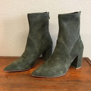 Gorgeous NIB Barney’s New York suede ankle boots